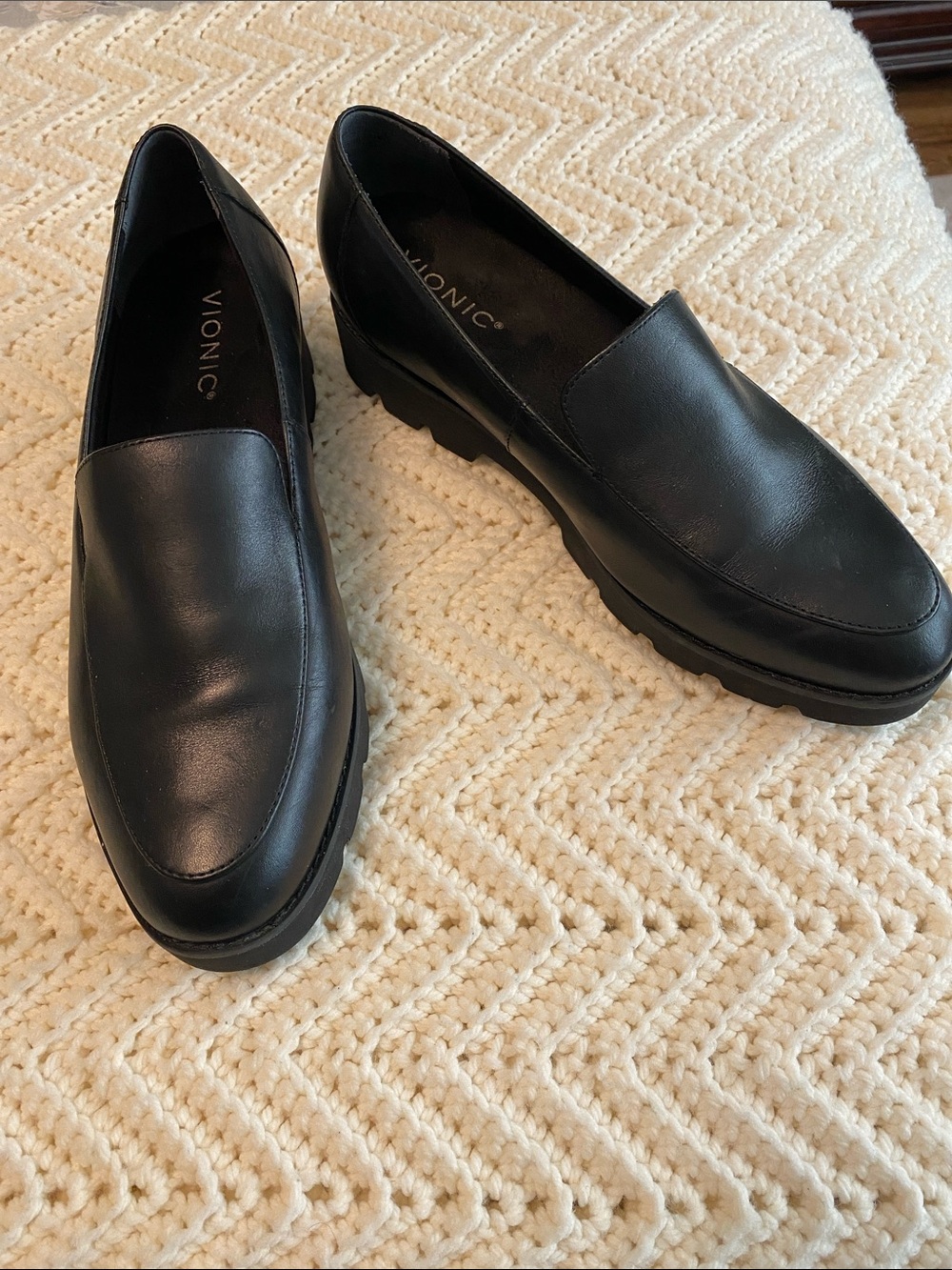 Vionic Women’s Black Leather Slip-On Chunky Sole Loafers
